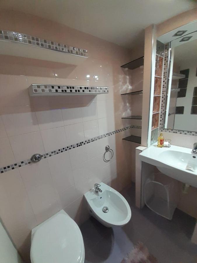 First House Villa Brindisi Bagian luar foto